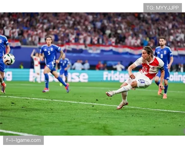 久保建英欧洲杯高光时刻引爆球迷热议 进球集锦备受关注