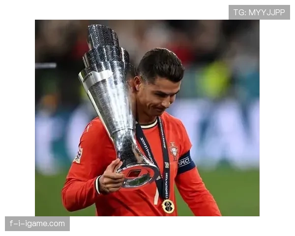 C罗历史最佳之争再掀热议：传奇标准或将重塑未来足坛新星的诞生路径