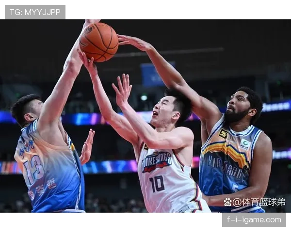 球队领队携手新援，全力迎战新赛季