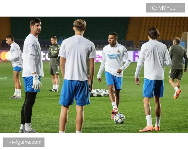 皇马更衣室权力重新分配,对球队稳定性与赛季走势形成关键影响 皇马更衣室权力重新分配,对球队稳定性与赛季走势形成关键影响