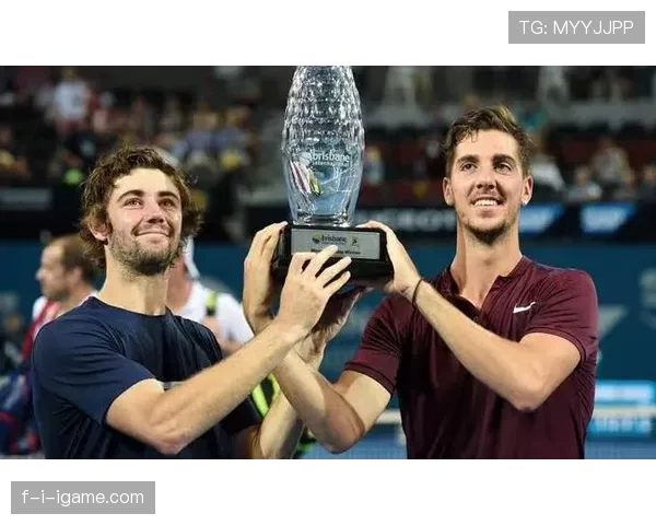 乔丹·汤普森球场上拼命浪，私底下居然是个买买买狂魔？