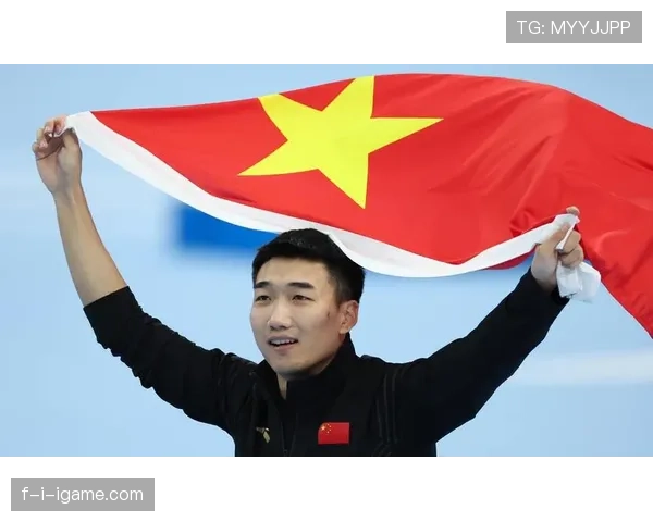 高亭宇训练完直接去吃火锅，教练在后面追着喊别放麻酱