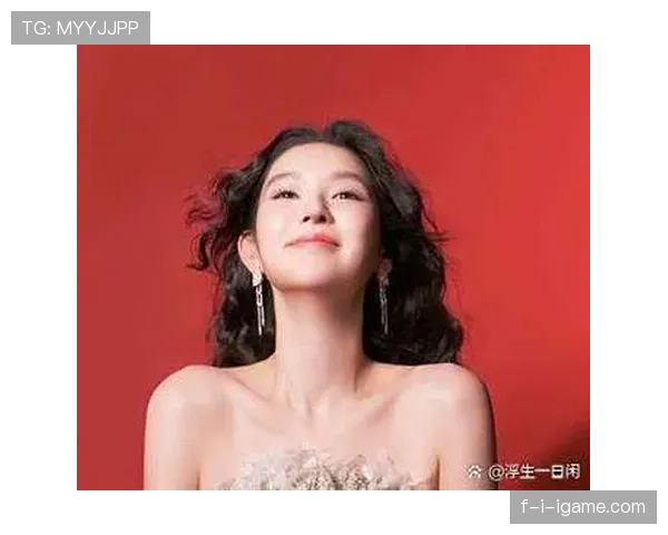 程语轩戴着豪表挤地铁，这反差我在街角笑出声